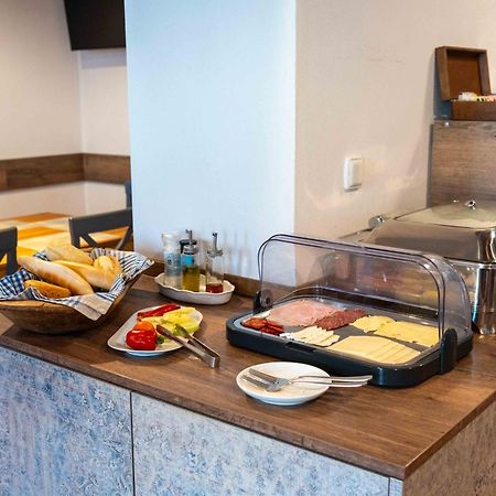 Hotel Volf Prestice Ngoại thất bức ảnh