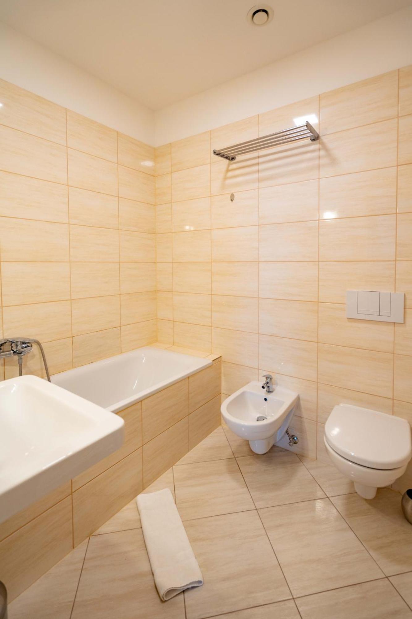 Hotel Volf Prestice Ngoại thất bức ảnh