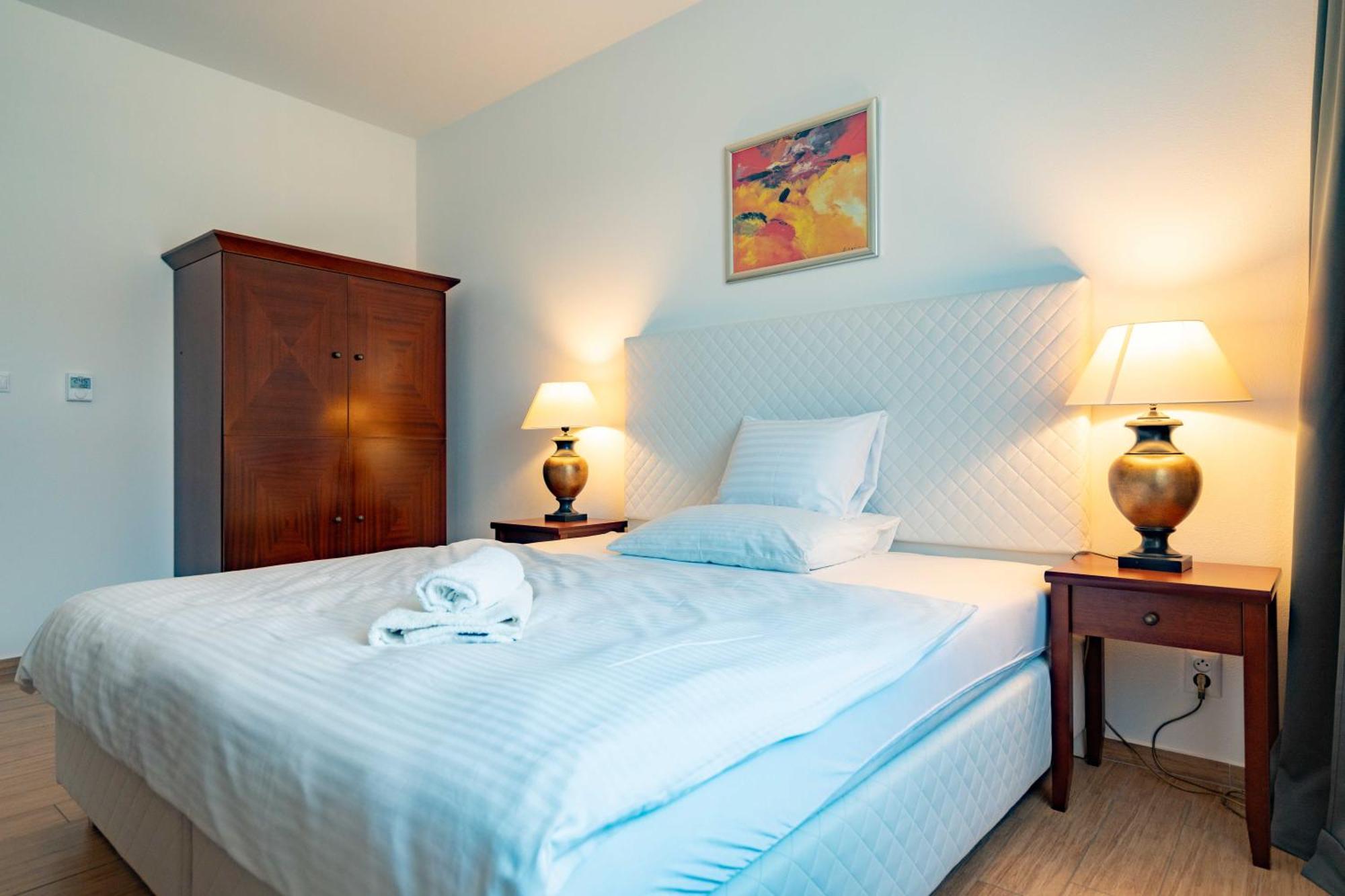 Hotel Volf Prestice Ngoại thất bức ảnh
