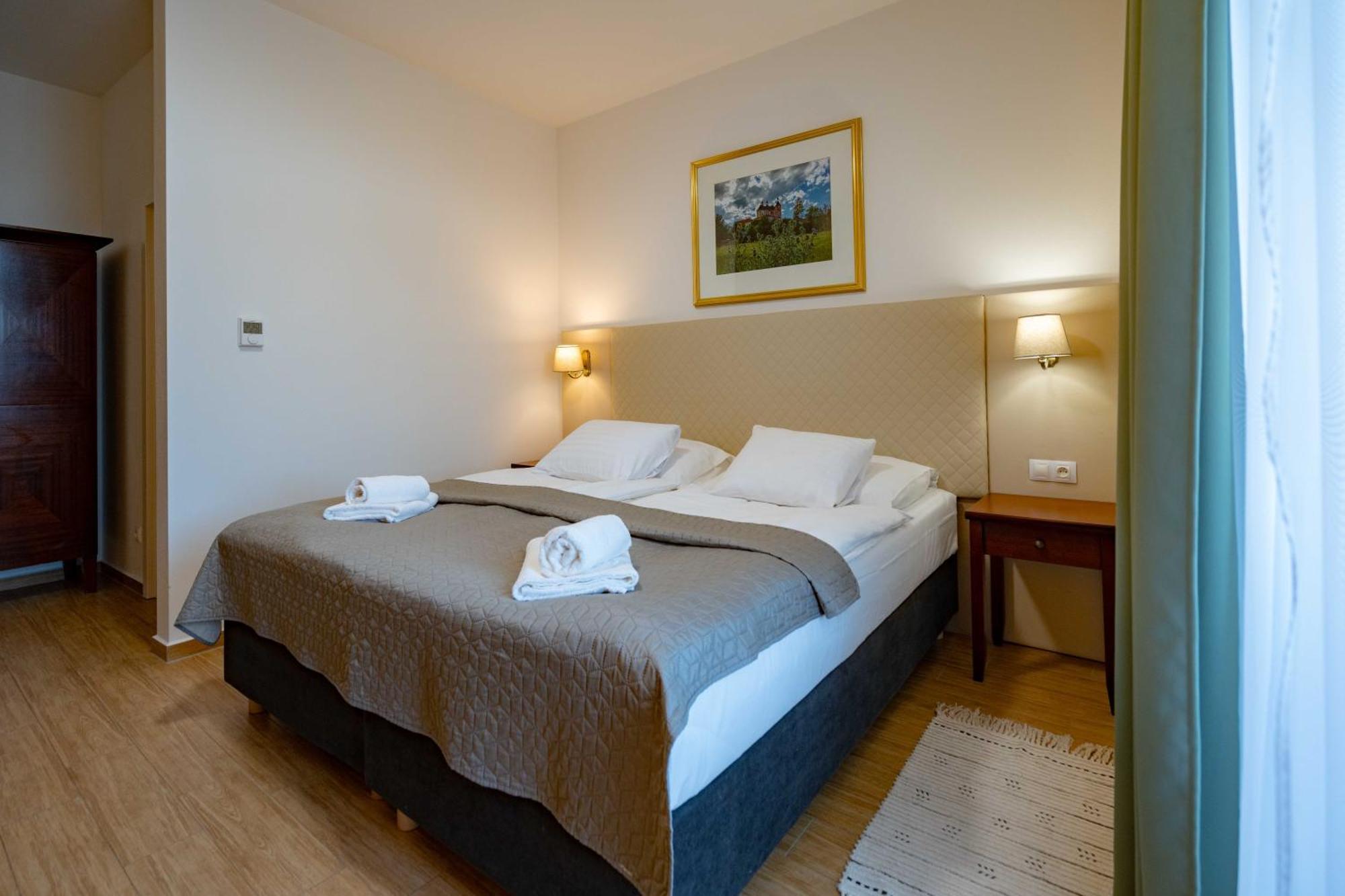 Hotel Volf Prestice Ngoại thất bức ảnh